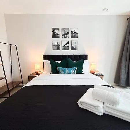 Ferienwohnung Stylish Urban Sanctuary With Parking London Exterior foto